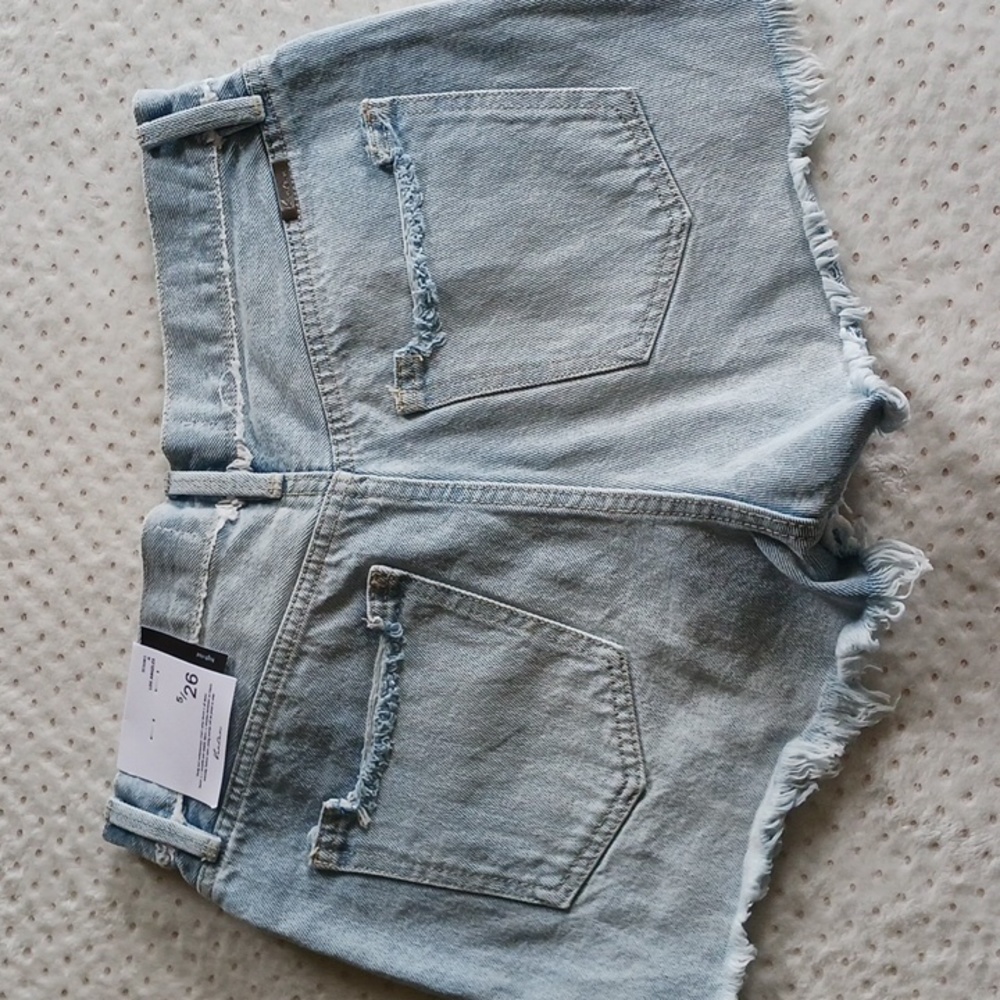 Kancan Women's Distressed Light Wash Jean Shorts - size 5/26 - Picture 3 of 16